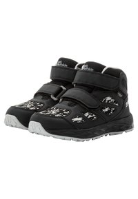 Scarpe da escursionismo nere per bambini con accenti testurizzati in bianco e nero, cinturini in Velcro e una suola in gomma resistente. Presentano pannelli in rete traspirante.
