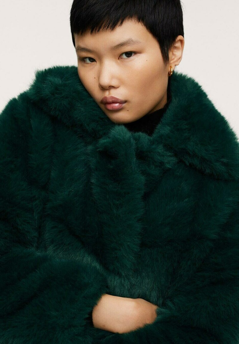 Green Fur Coat Mango atelieryuwa.ciao.jp