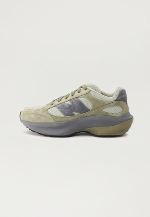 New Balance, Baskets basses - olive