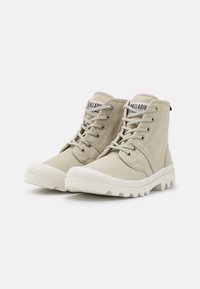 Palladium Botki sznurowane