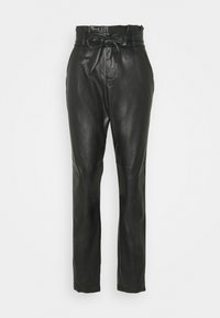 Pantalon noir taille haute en similicuir avec taille paperbag et ceinture nouée en nœud, coupe droite.