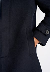 Junk De Luxe NECK  - Abrigo clásico - navy