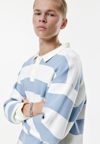 STRIPED - Polo - light blue