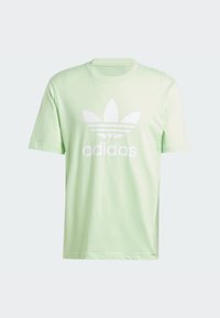 adidas Originals ADICOLOR TREFOIL - Triko s potiskem - semi green spark