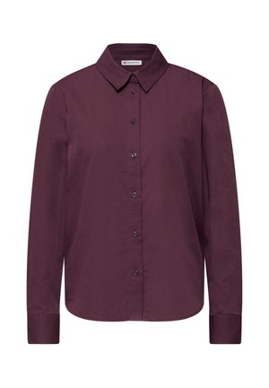 Camisa de manga larga burdeos con cuello clásico, cierre frontal de botones y dobladillo recto. Fabricada en una tela suave y ligera.
