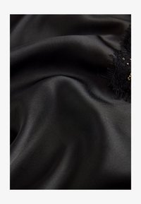 Non selezionato, black