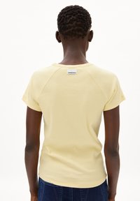 ARMEDANGELS HANJAA - T-shirt basic - early yellow