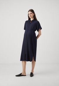 Vero Moda Maternity - VMMBUMPY CALF SHIRT DRESS - Vestido camisero - night sky Imagen en miniatura 1