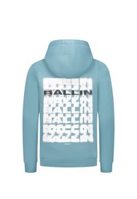 Lichtblauwe hoodie met een capuchon, voorzien van een groot grafisch tekstontwerp in het wit en zwart op de achterkant, met prominent het woord "BALLIN".