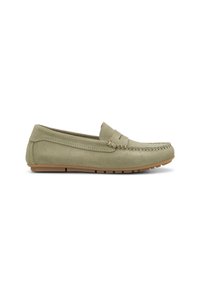 Hellgrüne Wildleder-Loafer mit gestepptem Design und Gummisohle, flachem Absatz und klassischer Mokassin-Silhouette.