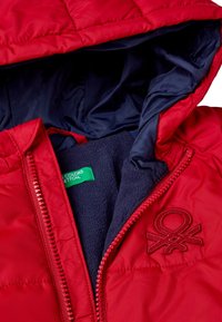 United Colors of Benetton REGULAR FIT czerwony