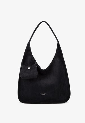Zwarte suède hobo tas met brede schouderband en een kleine aangehechte pouch met zilveren drukknoop, "DIANA&CO FIRENZE" logo onderaan in het midden.