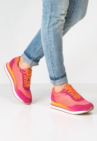 Gioseppo Baskets basses - orange