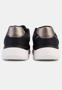 Bata Sportcipő - nero