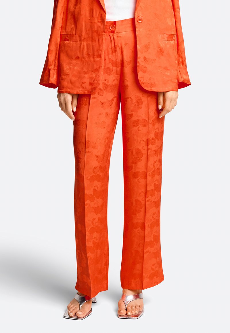 Rich & Royal MIT JACQUARDMUSTERUNG - Trousers - cherry tomato