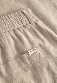 Gabba LINO OCS - Kratke hlače - sand plaza