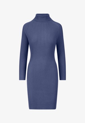 Dzianinowa sukienka z golfem w głębokim niebieskim kolorze, z pionowym wzorem prążkowym, długimi rękawami i dopasowaną sylwetką, wykonana z miękkiego materiału.