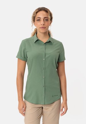 Groene korteblauwe knoopshirt met een geruit patroon, van lichtgewicht stof, en een subtiel merkembleem aan de zoom.