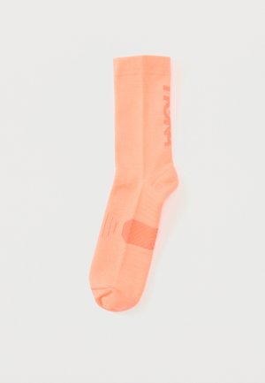CREW RUN SOCK UNISEX - Sportzoknik - neon cantaloupe