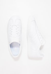 adidas Originals GAZELLE UNISEX - Sapatilhas - footwear white