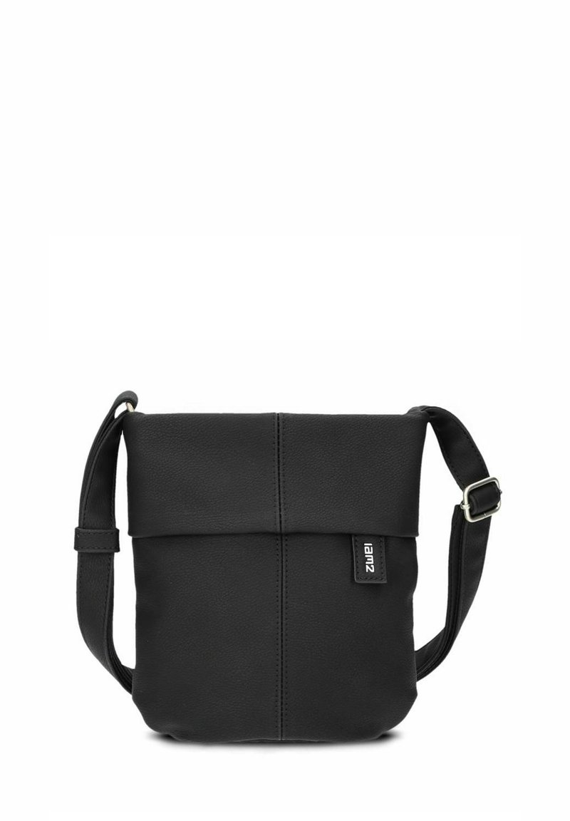 Borsa a tracolla in pelle nera con patta pieghevole, tracolla regolabile e un'etichetta con la scritta "iam2". Superficie testurizzata con un design minimalista.