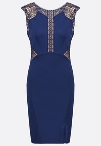 Robe bleu marine avec détails en dentelle aux épaules et sur les côtés, corsage ajusté, et une fente sur le côté gauche, confectionnée dans un matériau lisse.