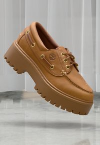Kijelölve, medium brown