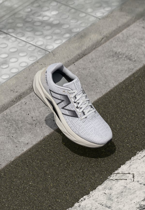 FUELCELL PROPEL V5 - Laufschuh Straße