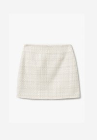 Witte tweed rok met een gestructureerde vorm, voorzien van een subtiel textuurpatroon. Het heeft een verborgen ritssluiting aan de achterkant en een rechte zoom.