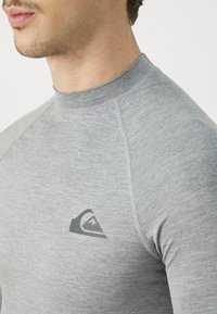 Quiksilver EVERYDAY UPF50 - Bluză anti-UV - grey