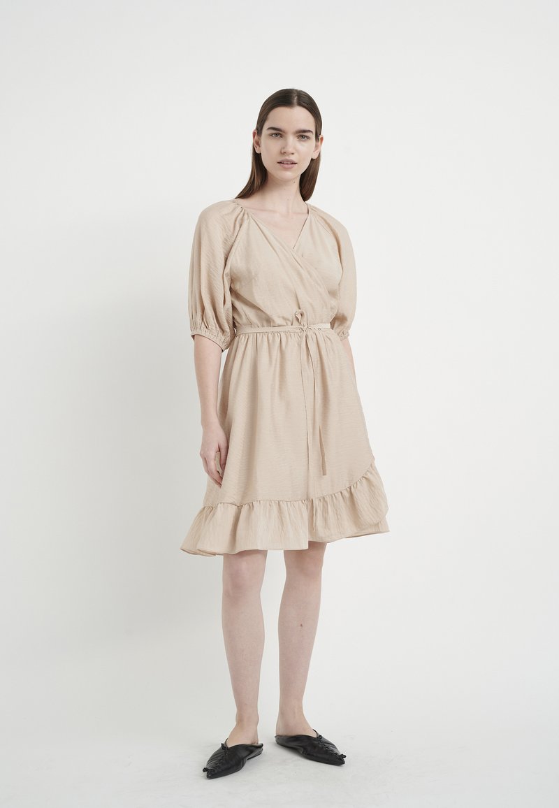 Damen Freizeitkleider | InWear BALENSKAIW Freizeitkleid sandstone/beige - AJ82161 Damen Freizeitkleider | InWear BALENSKAIW Freizeitkleid sandstone/beige - AJ82161