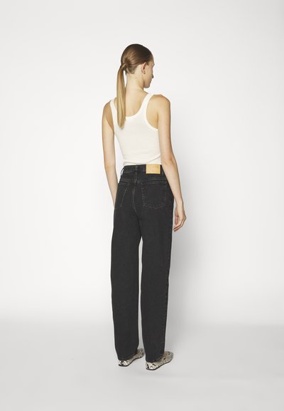 Filippa K BAGGY TAPERED  - Relaxed fit jeans - charcoal