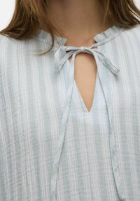 Vero Moda VMNANNA - Dnevna haljina - gray mist