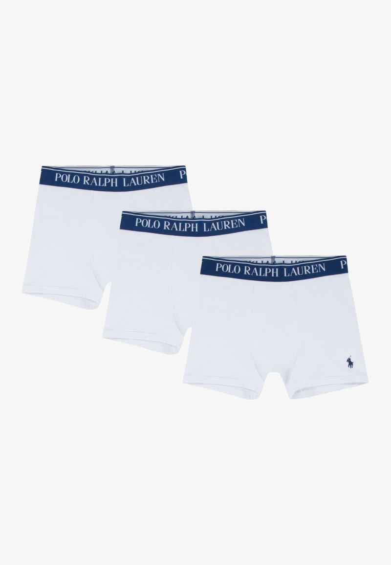 Bóxer blanco en un paquete de tres, con una cintura azul marino que lleva el texto "POLO RALPH LAUREN", fabricados en una cómoda tela de algodón.