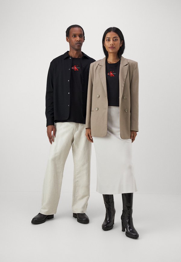 REGULAR FIT - Basic T-shirt2