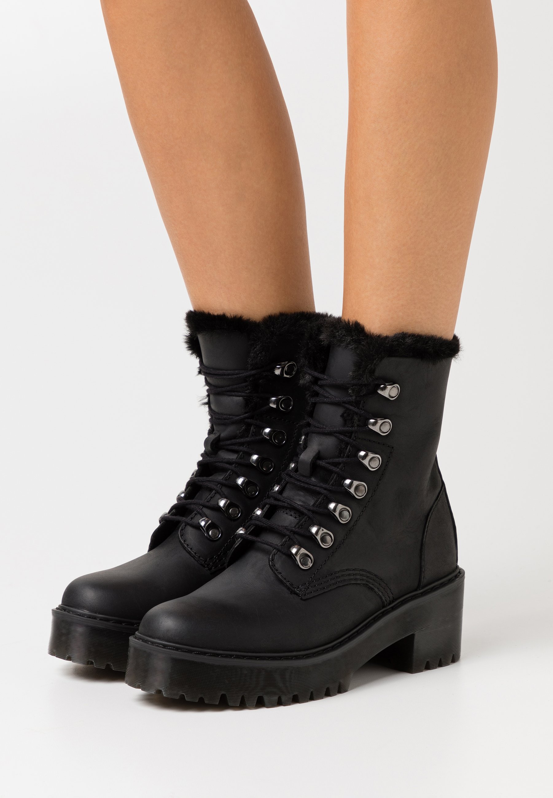 dr martens leona platform