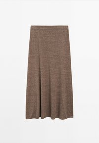 Bruine gebreide rok met een vloeiende uitstraling, middellang en een zachte textuur. Heeft een elastische tailleband voor gemakkelijk aan- en uittrekken.