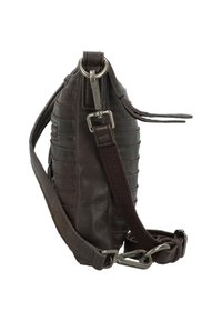 Braune Ledertasche mit strukturiertem, gesteppte Design. Verfügt über einen geflochtenen Riemen und metallische Hardware. Kompakte, ovale Form mit Reißverschluss.