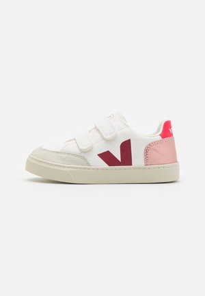 Sneakers - white