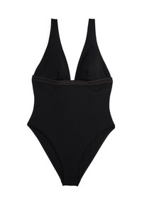 Biquíni de uma peça preto com decote profundo, feito de um tecido suave, apresentando uma faixa elástica com a marca à volta da cintura.