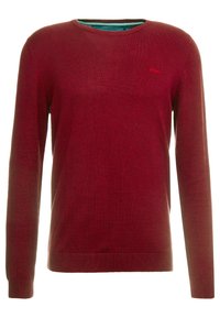 Rød langærmet sweater med rund hals, lavet af et glat strikstof. Har en struktureret ribbet kant og manchetter. Lille logo på brystet.