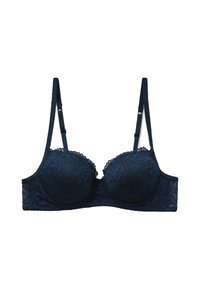 Sujetador azul marino de encaje con tirantes ajustables y copas con aros, que presenta detalles de encaje floral y un borde con diseño festoneado.
