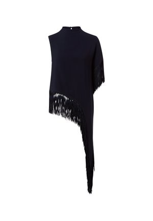 Asymmetrischer schwarzer Poncho mit hohem Kragen und langen Fransen an den Rändern und auf einer Seite.