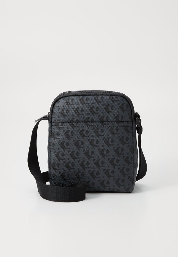 TEXTURED REPORTER - Cross body bag