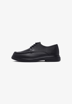 Derimod, Zapatos de vestir con cordones - black