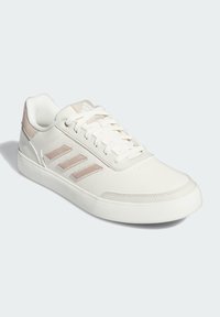 adidas Performance RETROCROSS 24 SPIKELESS - Golf shoes - chalk white beige orbit gre