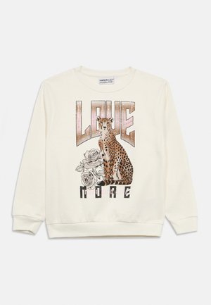 Kremfarget langermet sweatshirt med en sittende gepard, to roser og ordene "LOVE MORE" i en stilisert skrift på forsiden.