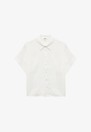 Camisa blanca de manga corta con cuello, que presenta una tapeta de botones en el delantero y está hecha de una tela ligera y suave.