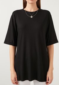 LELA LOOSE FIT - Paprasti marškinėliai - black