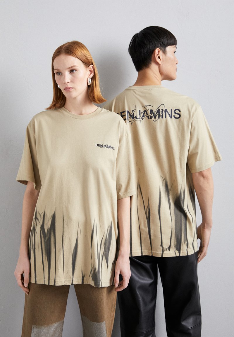 LES BENJAMIN TEE